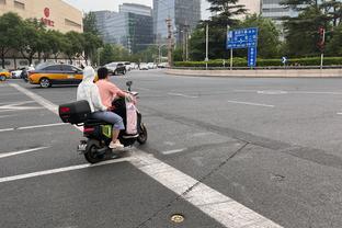 ?东契奇圣诞送全队奔驰电动自行车 单价2500-3000美元